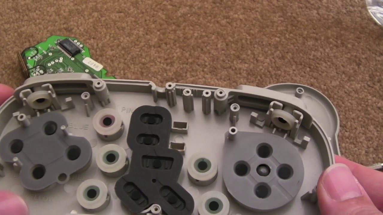 Ninendo Super Famicom (SNES) – Faulty Konami Command Controller – Teardown & Clean