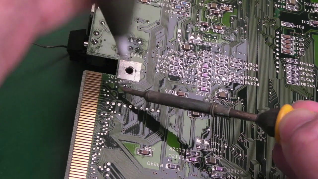 Commodore Amiga CD32 Repair Part 2 – Pesky Reversed Caps
