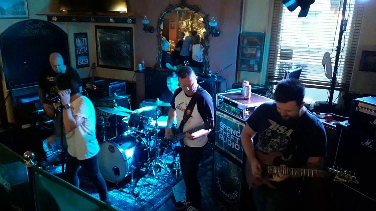 Grand Theft Audio – Hold The Line (Cover)