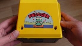 Mamemeister Looks At…………Frogger  Handheld